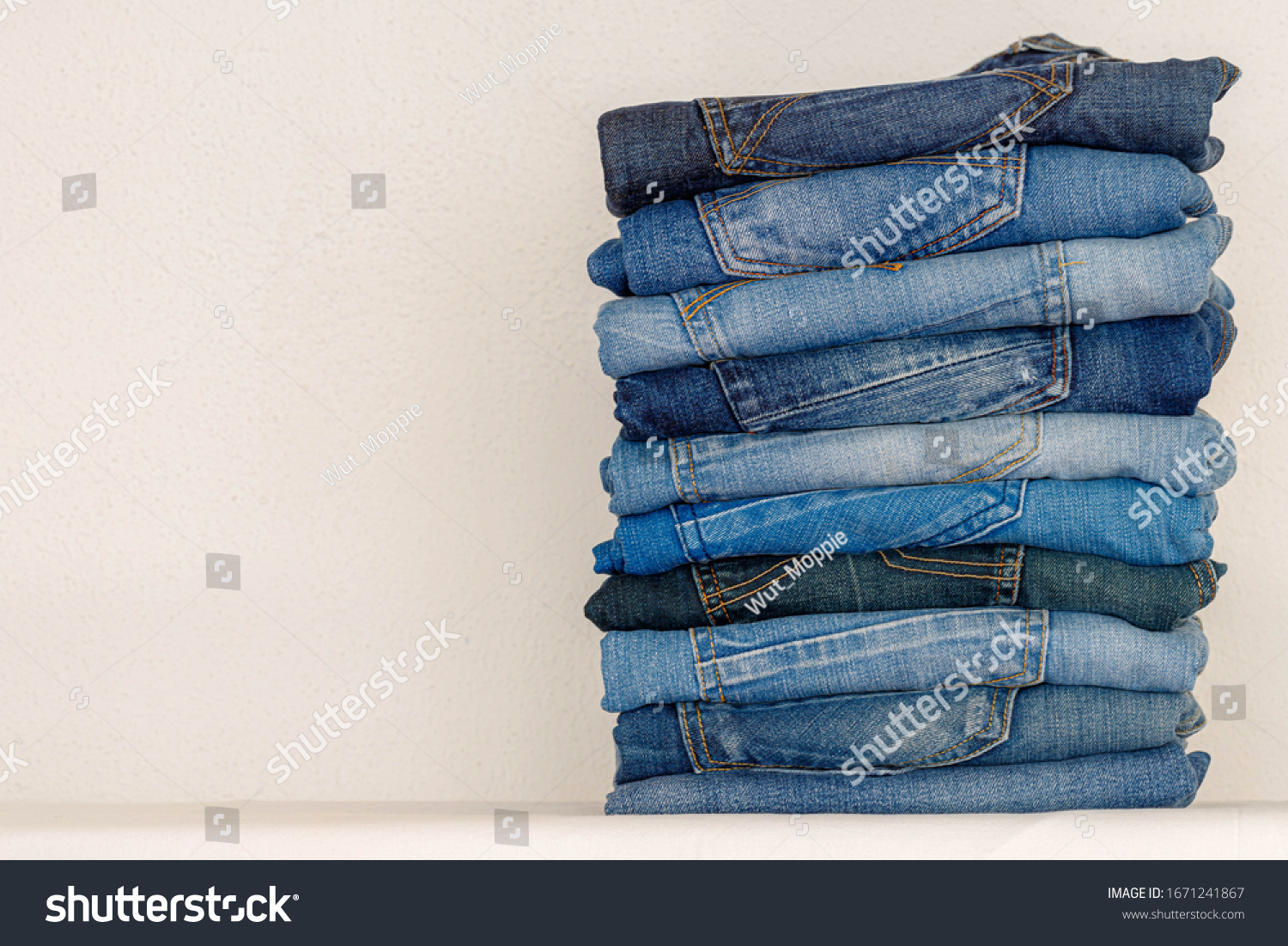 2,110 Sweater jeans piles Images, Stock Photos & Vectors | Shutterstock