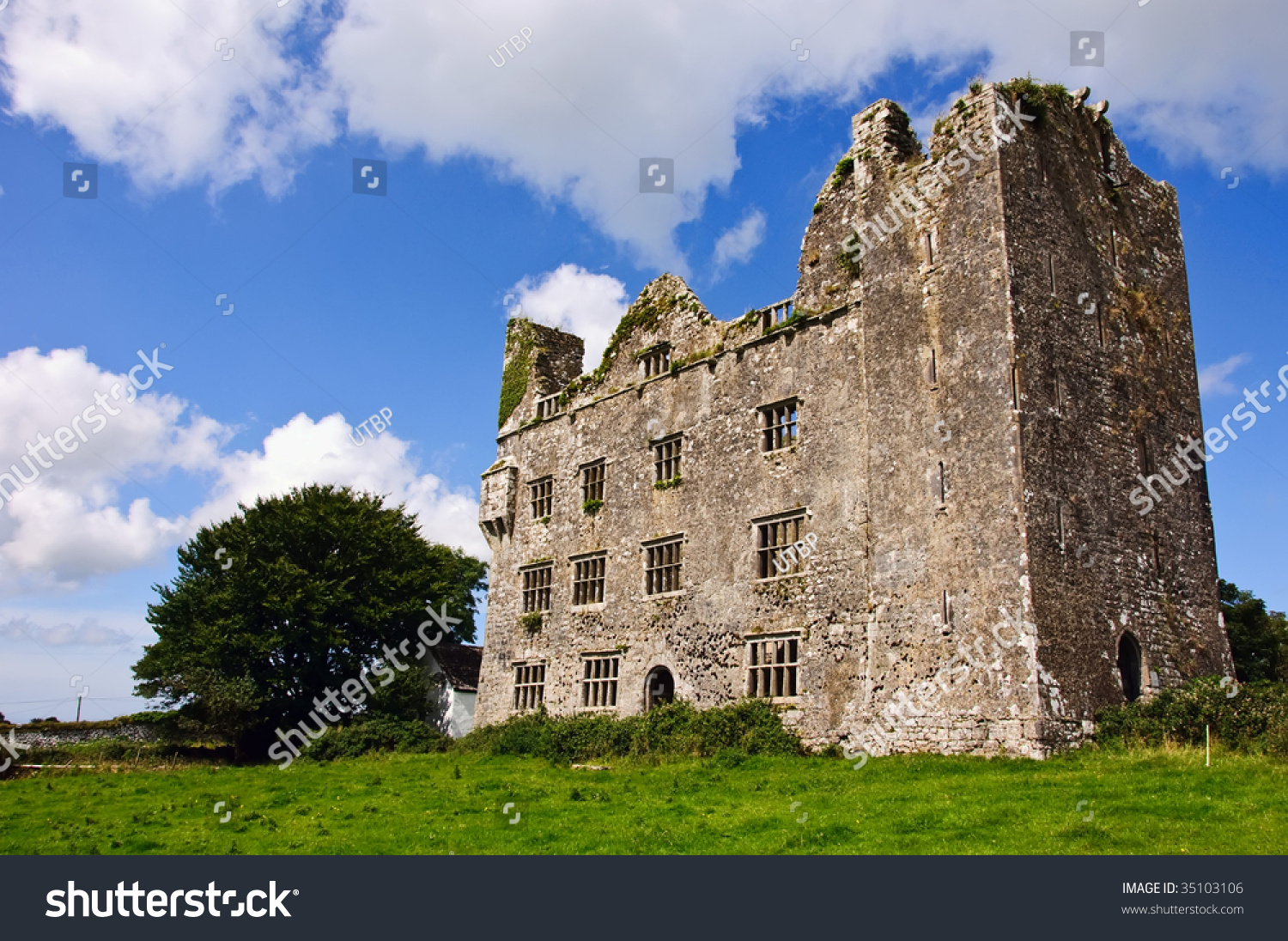 Leamanagh Castlecounty Clare Ireland Old Irish Stock Photo 35103106 ...