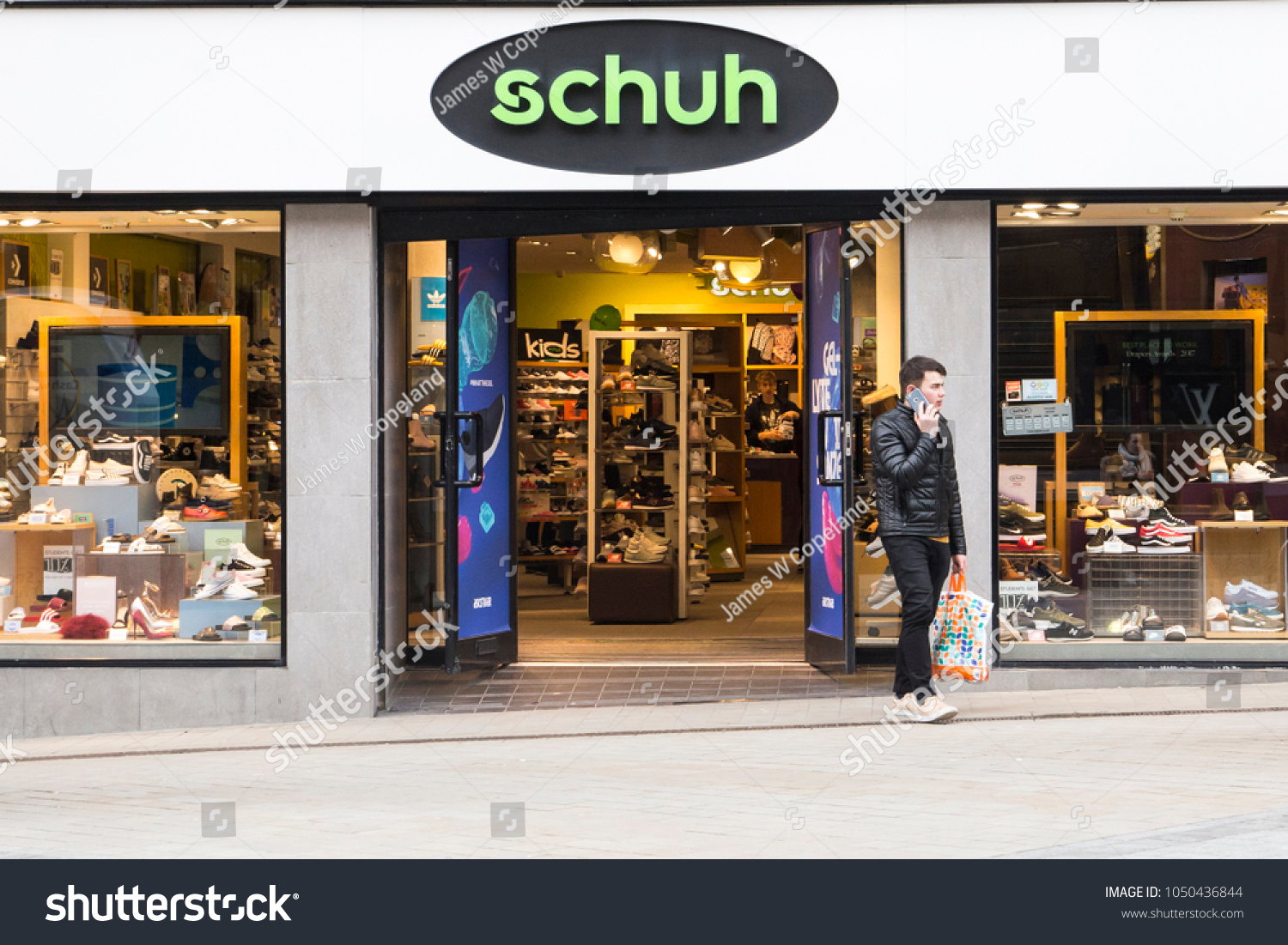popular shoe shops