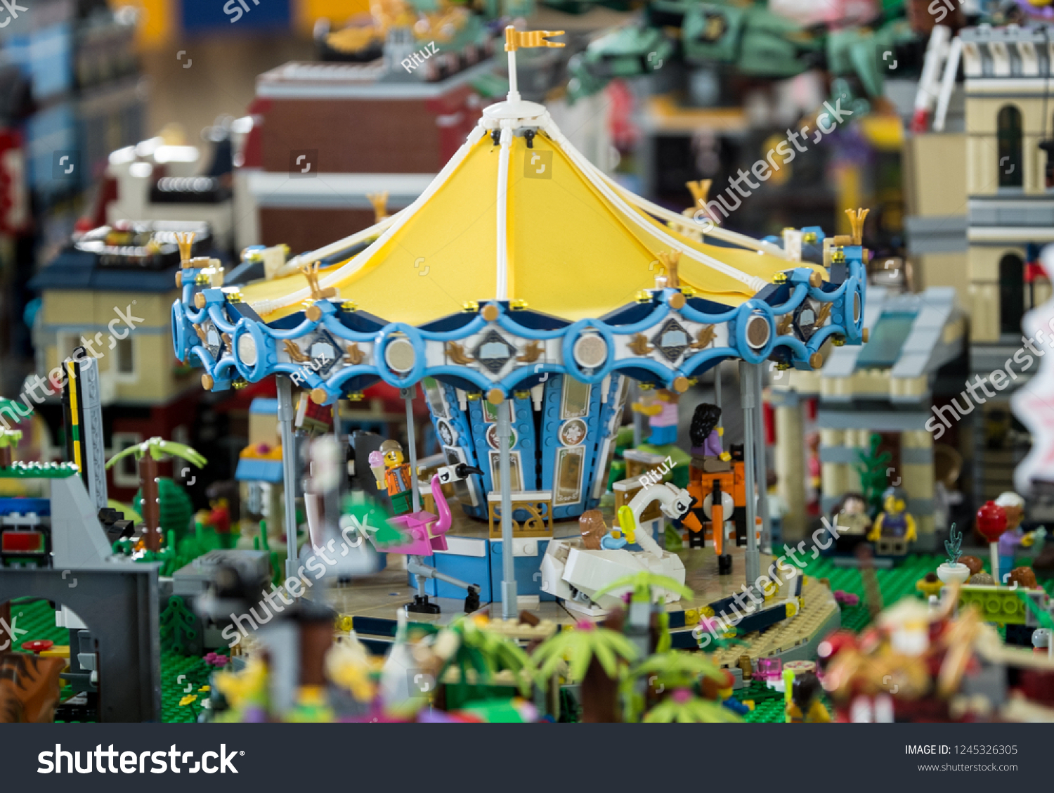 lego carousel 2018