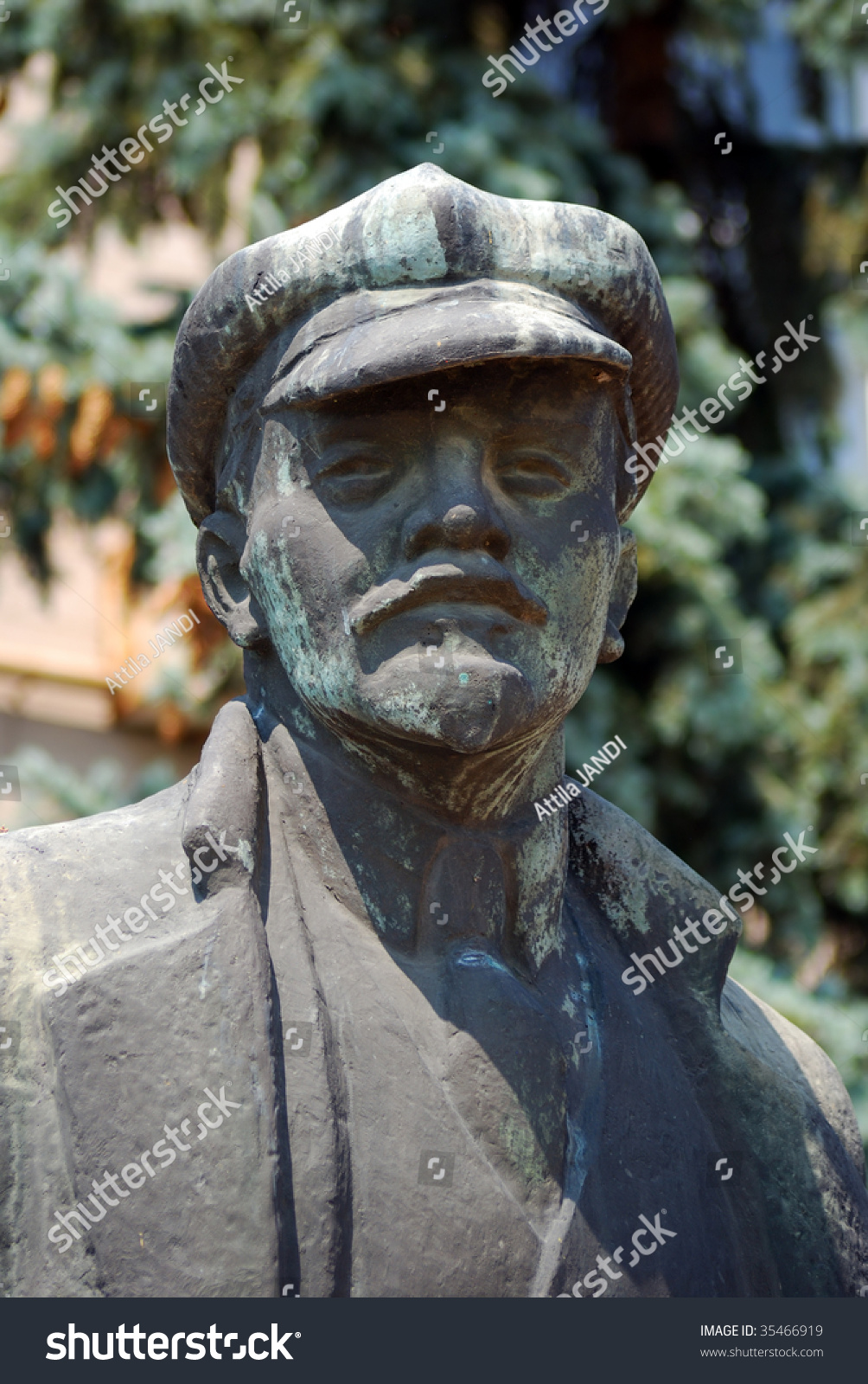 Lenin Statue, Comrat, Gagauzia Stock Photo 35466919 : Shutterstock