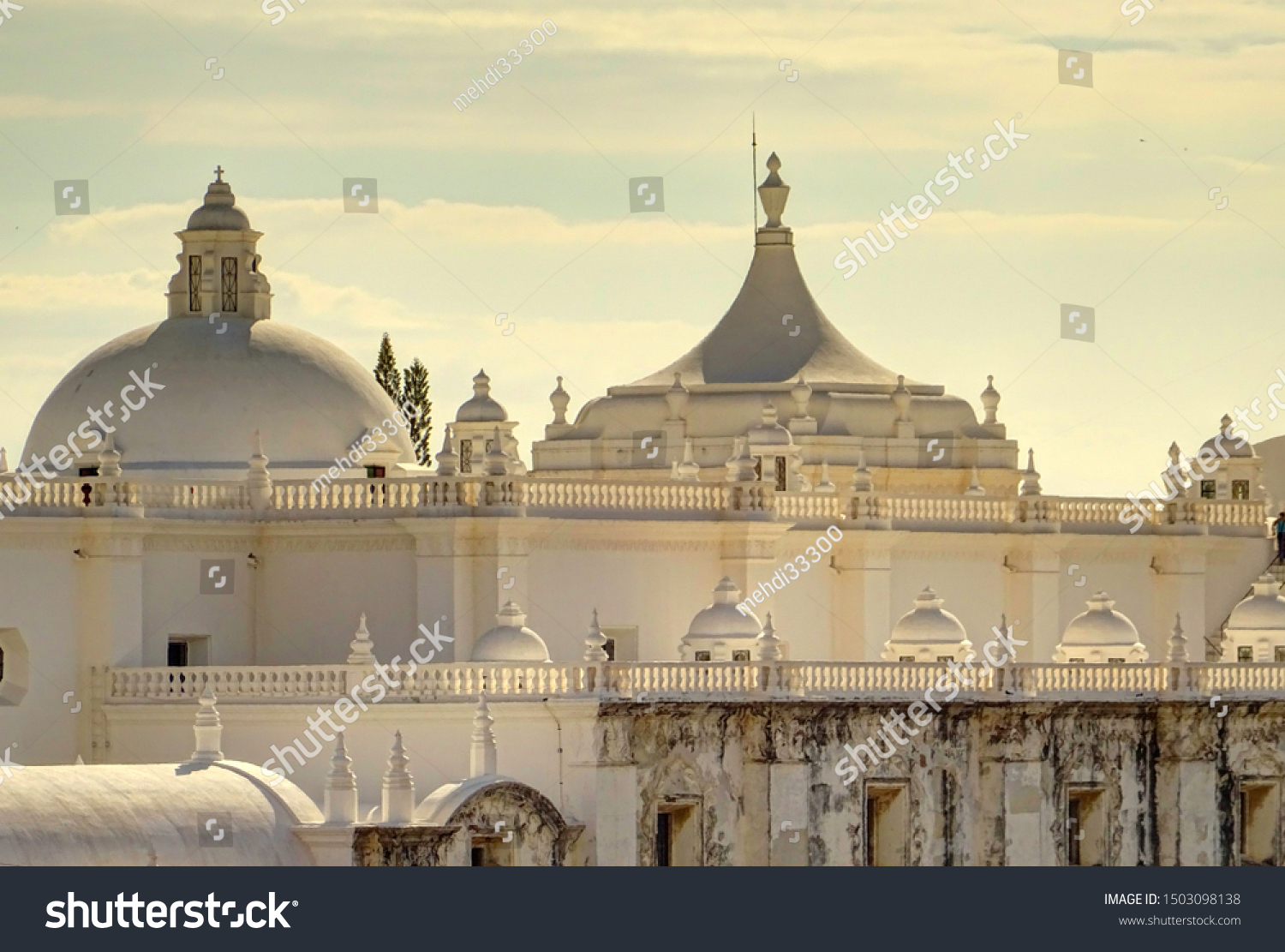 leon-nicaragua-historical-center-sunny-weather-stock-photo-1503098138