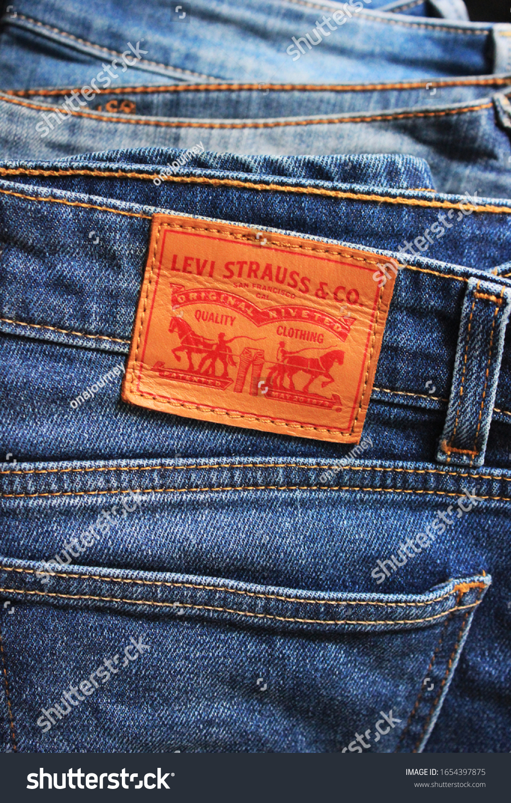 levi's leather label