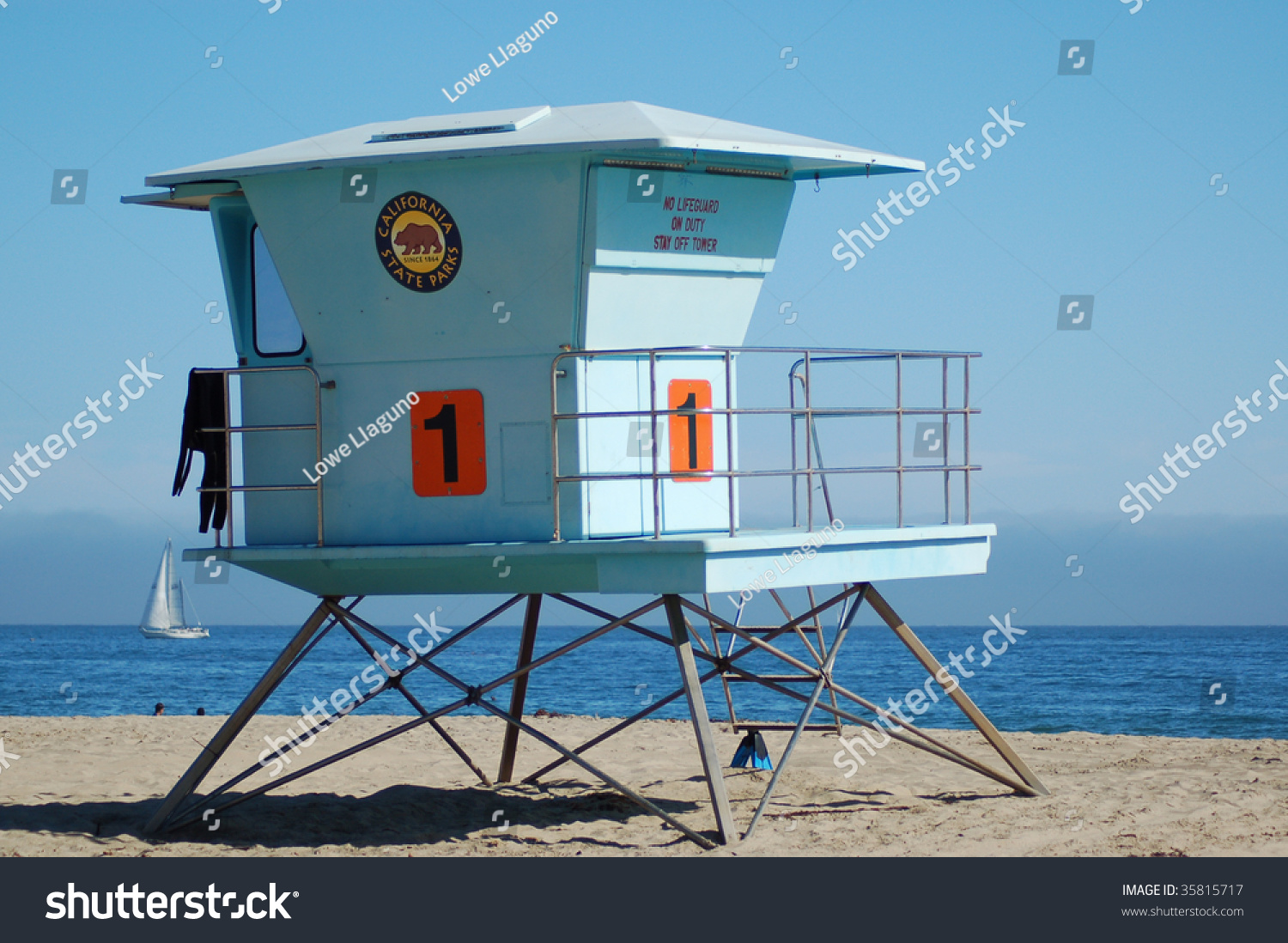 Lifeguard Tower On Beach Santa Cruz Stock Photo 35815717 - Shutterstock