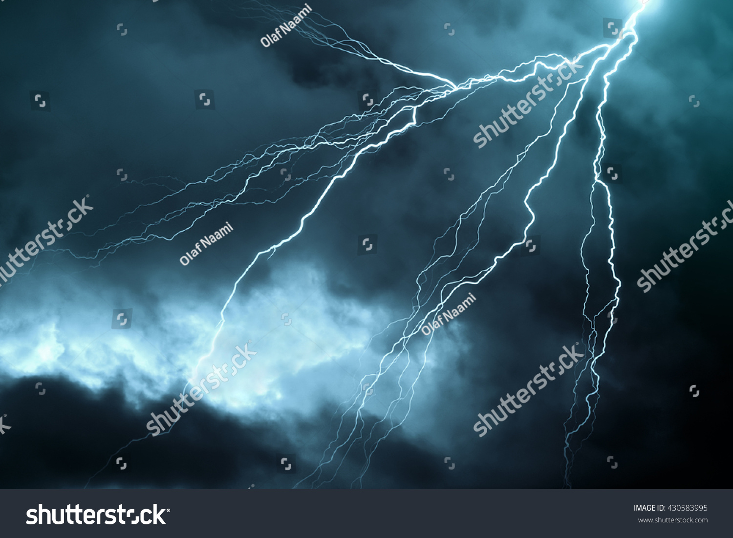 Lightning Stock Photo 430583995 : Shutterstock