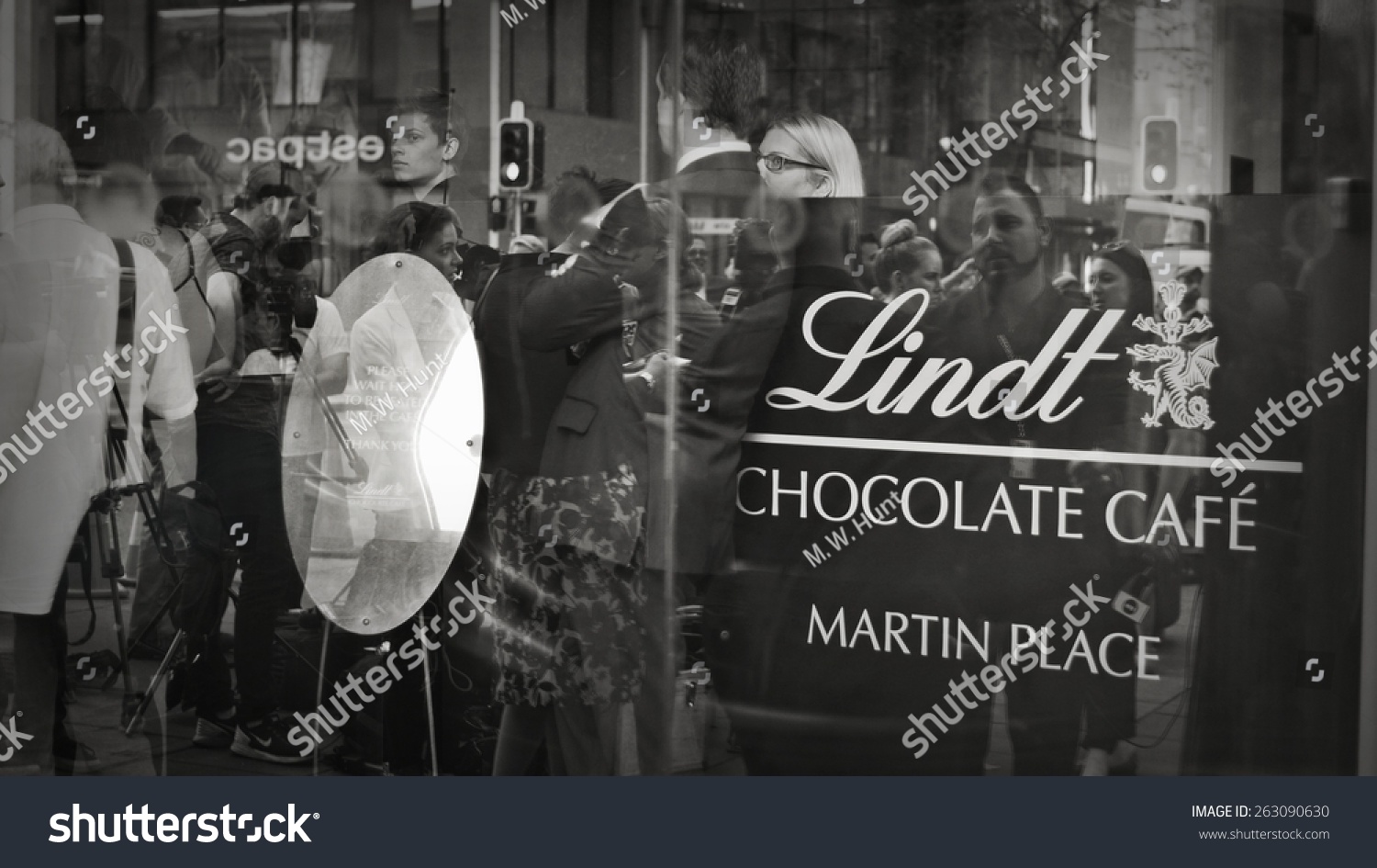 Lindt Cafe Sydney Reopens After Isis Stock Photo 263090630 | Shutterstock