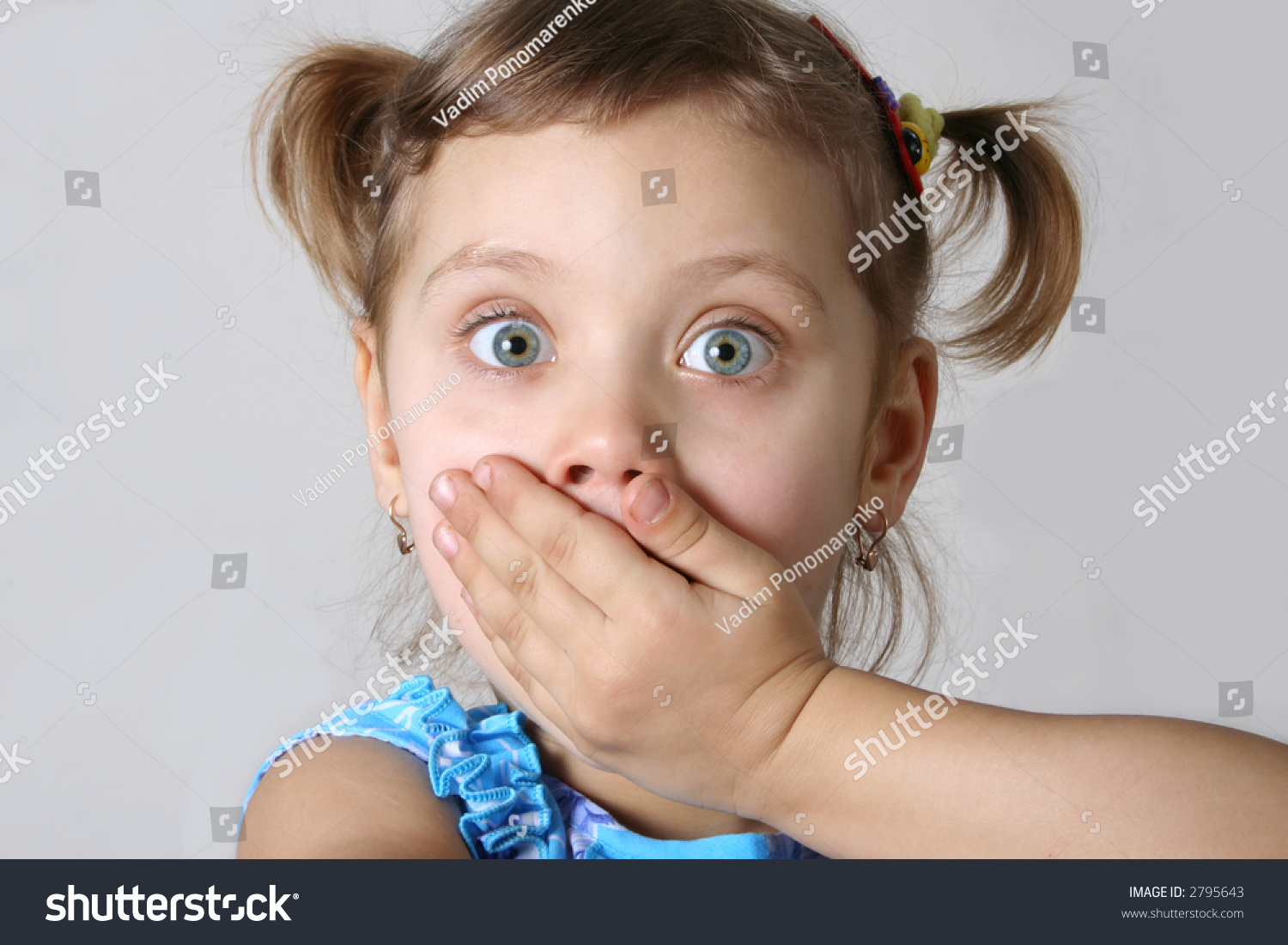 Little Afraid Girl Gray Background Stock Photo 2795643 - Shutterstock