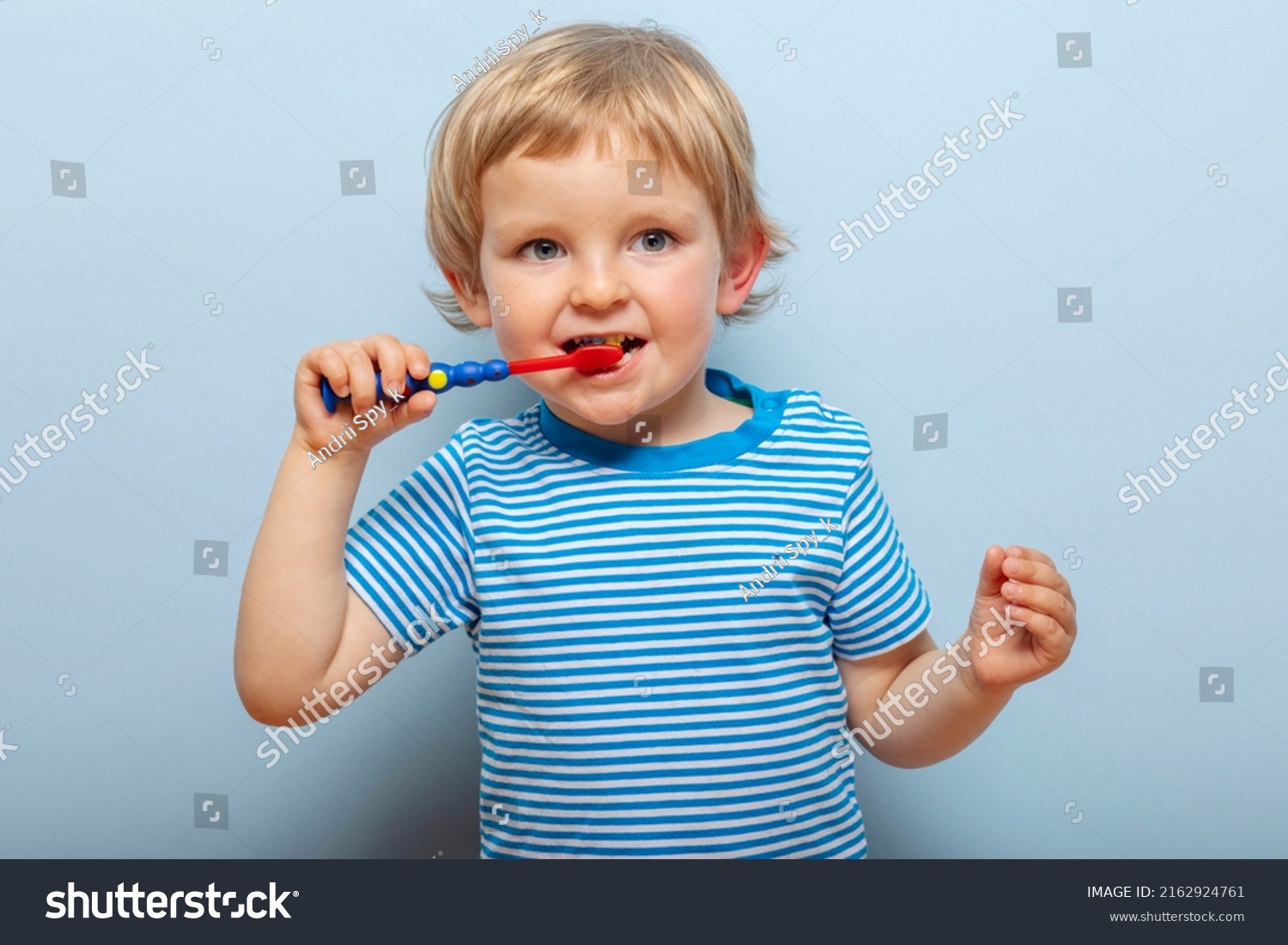 Little Blonde Boy Brushing Teeth Toothbrush Stock Photo 2162924761 ...