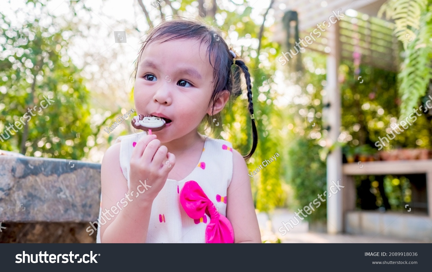 Little Cute Kid Eating Chocolate Park Stock Photo 2089918036 | Shutterstock