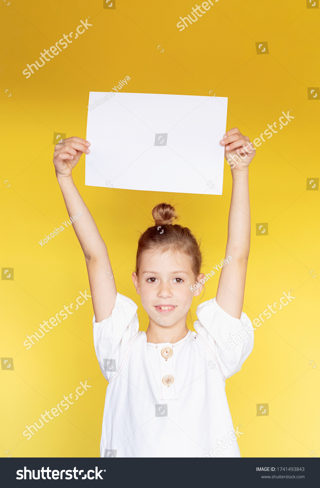 Little Girl Holding Blank Signs Stock Photo   Alamy