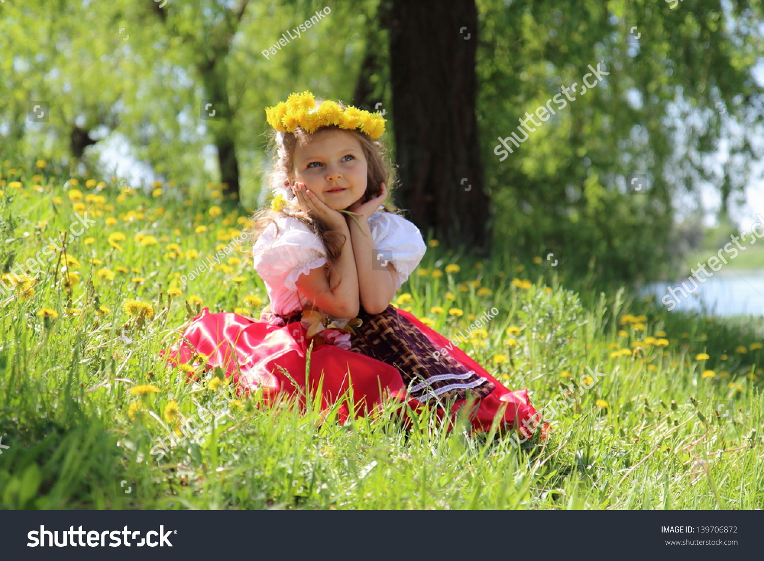 Little Girl In The Ukrainian National Costume. Stock Photo 139706872 ...