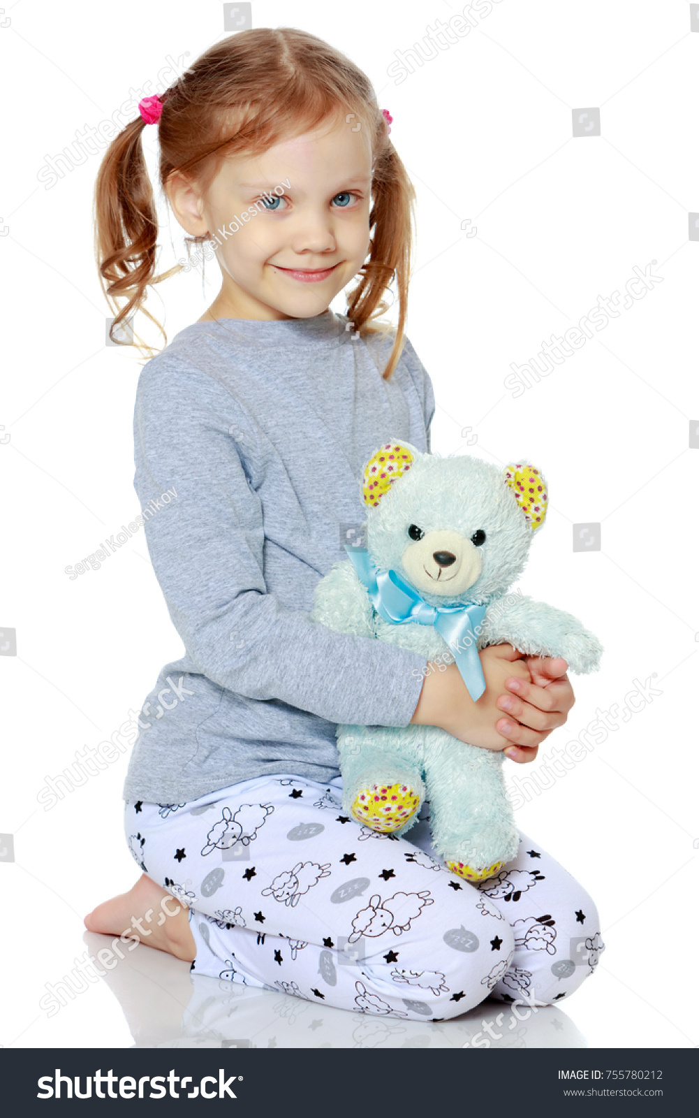 Little Girl Teddy Bear Stock Photo 755780212 | Shutterstock