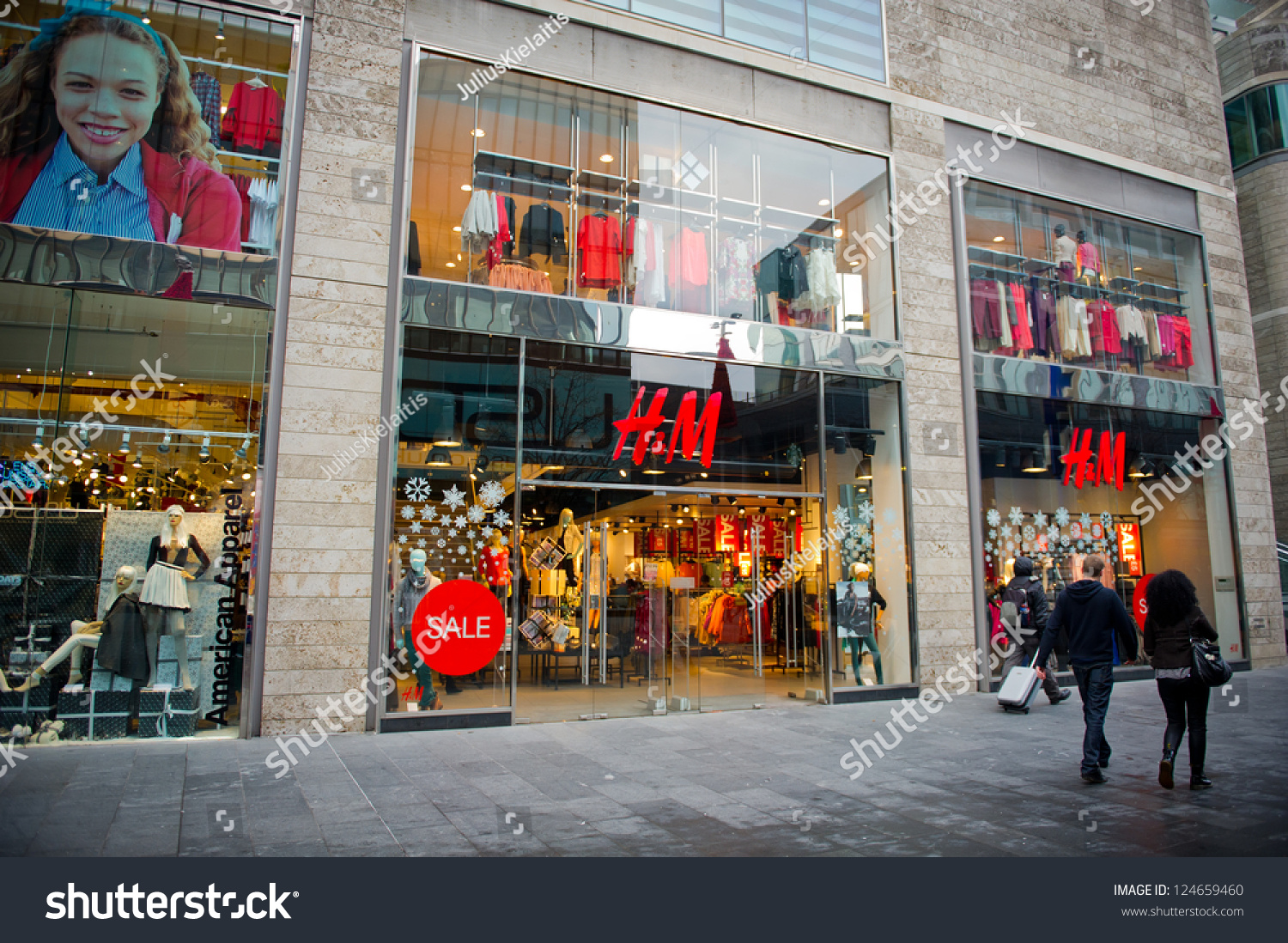 Liverpooldec 18 Hm Store On Dec Stock Photo 124659460 - Shutterstock