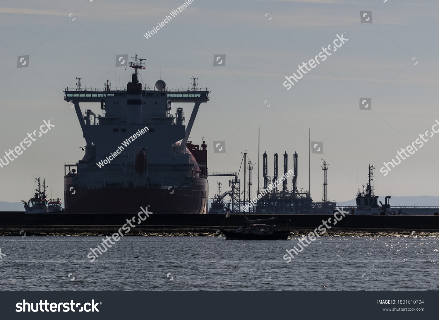 Lng Tanker Ship Maneuvering Moor Gas Stock Photo Shutterstock