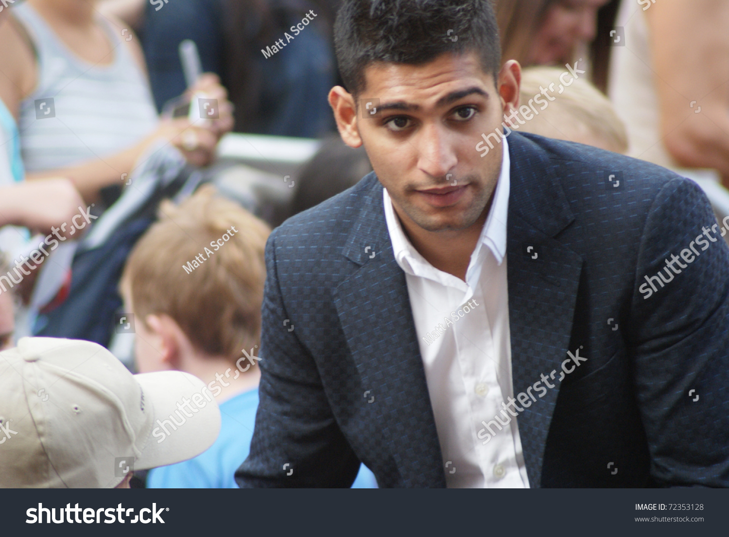 amir khan vs kell brook weigh in