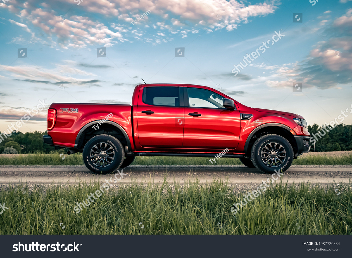 3,451 Pick truck side view Images, Stock Photos & Vectors | Shutterstock