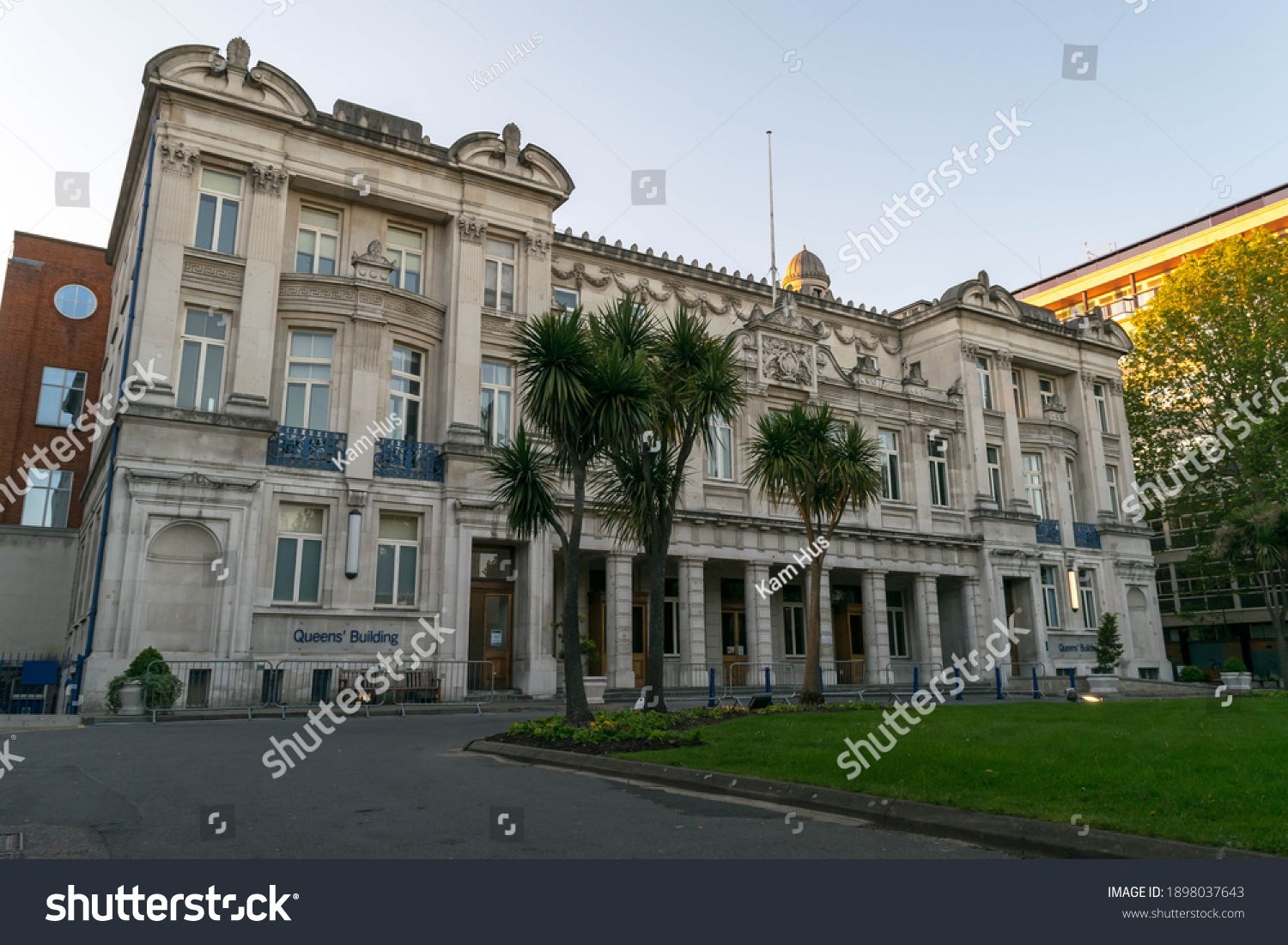 230 Queen mary college Images, Stock Photos & Vectors | Shutterstock