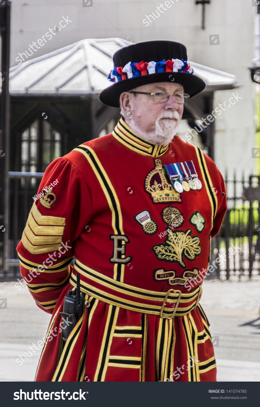 London - June 03: Beefeaters (Yeomen Warders Of Fortress Tower Of ...