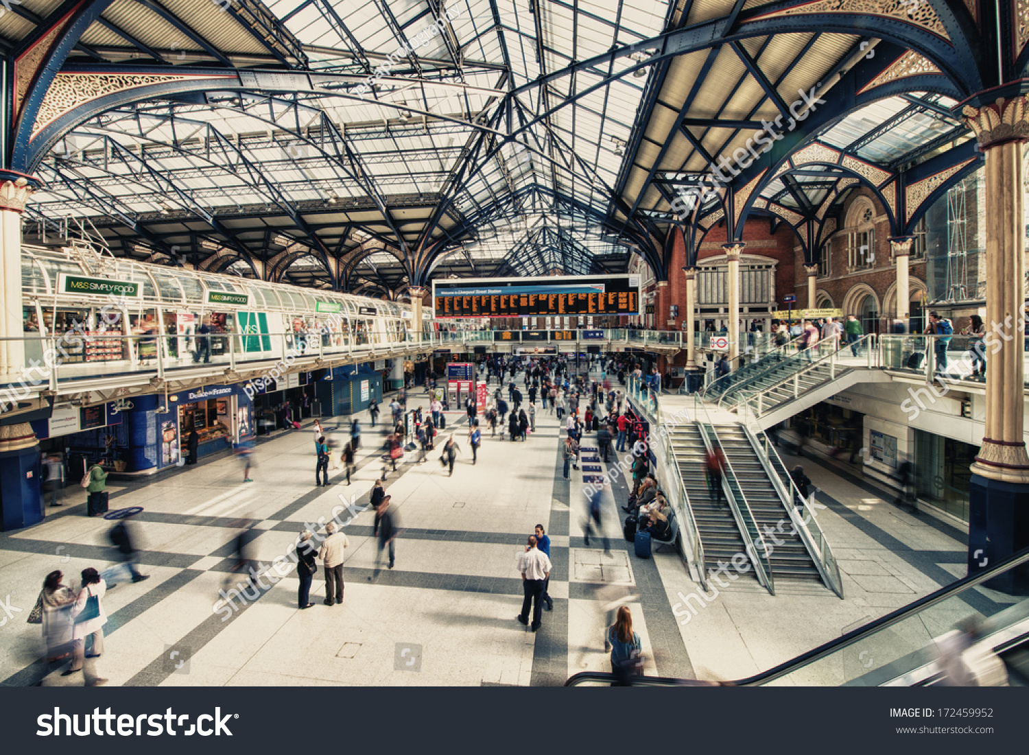 London - Sep 27 : Inside View Of Liverpool Street Station, September ...