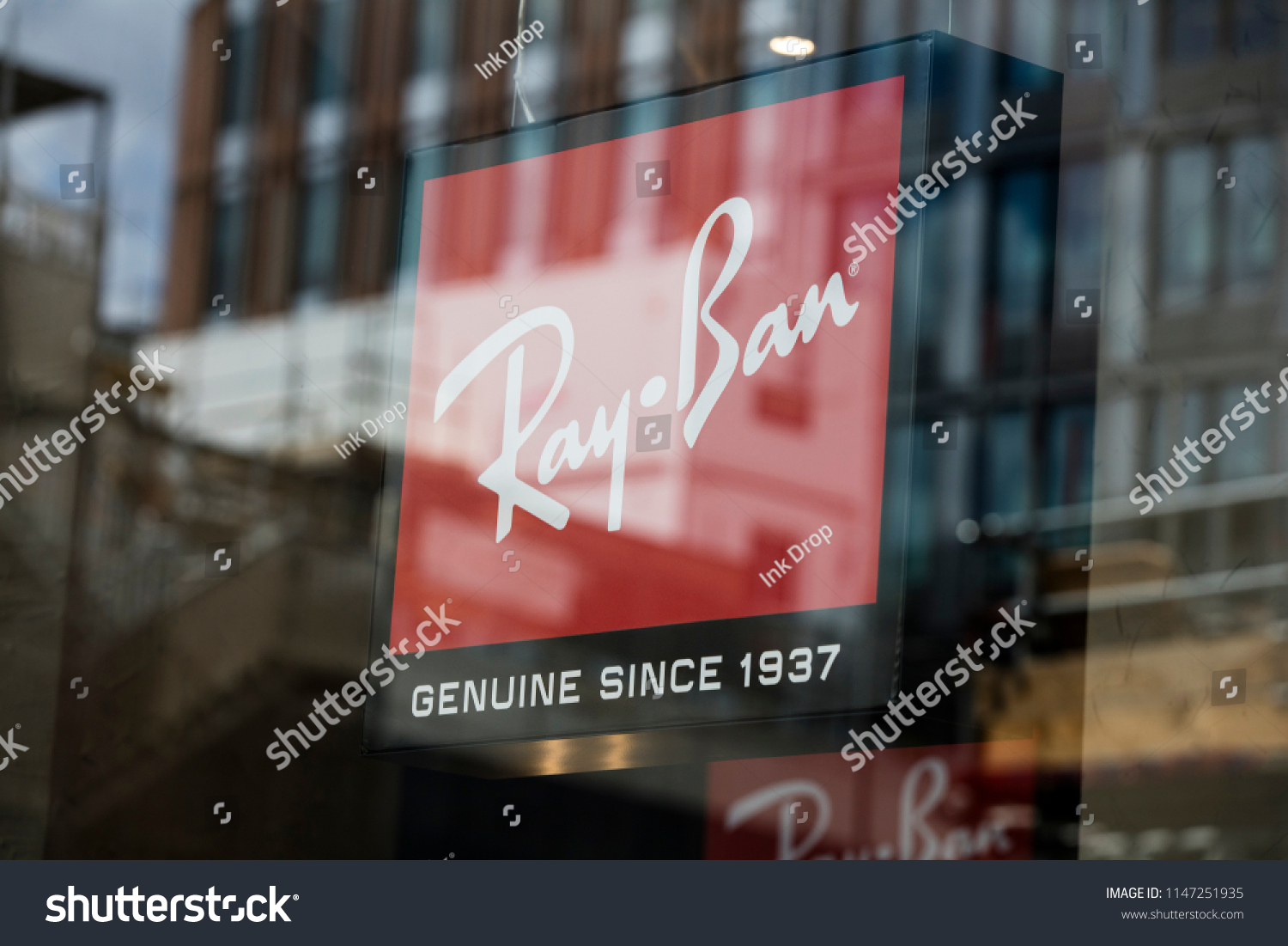 ray ban shop oxford street