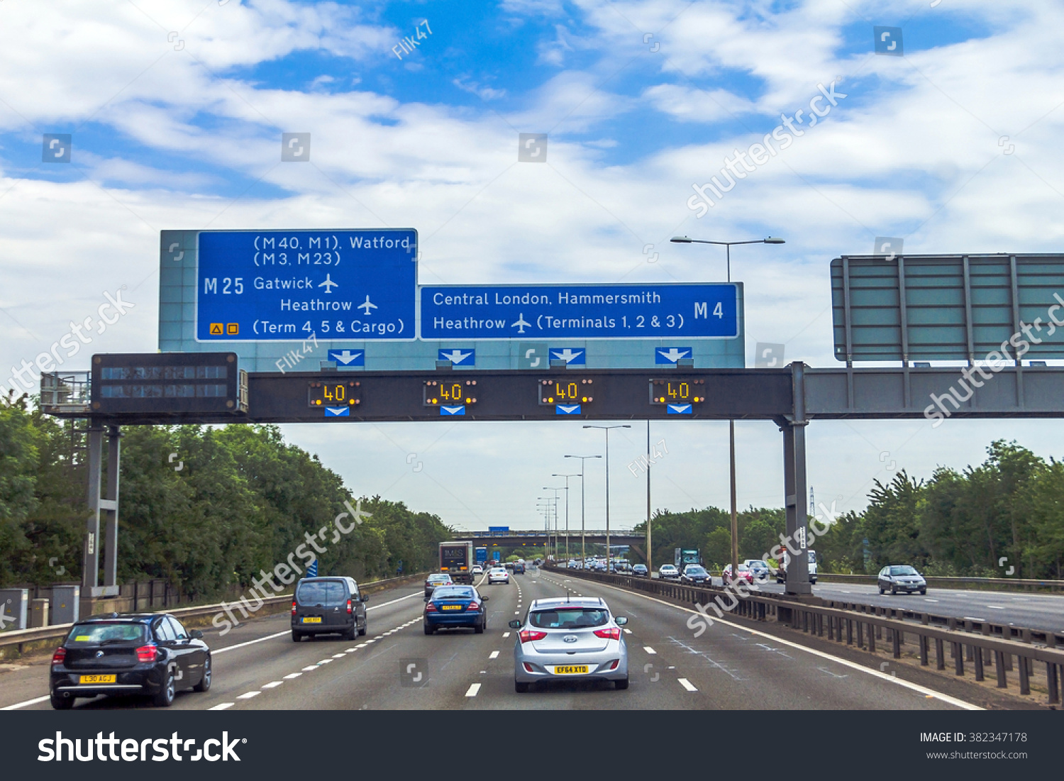 London, Uk - June 5, 2015: Intensive Left-Hand Traffic On British Four ...