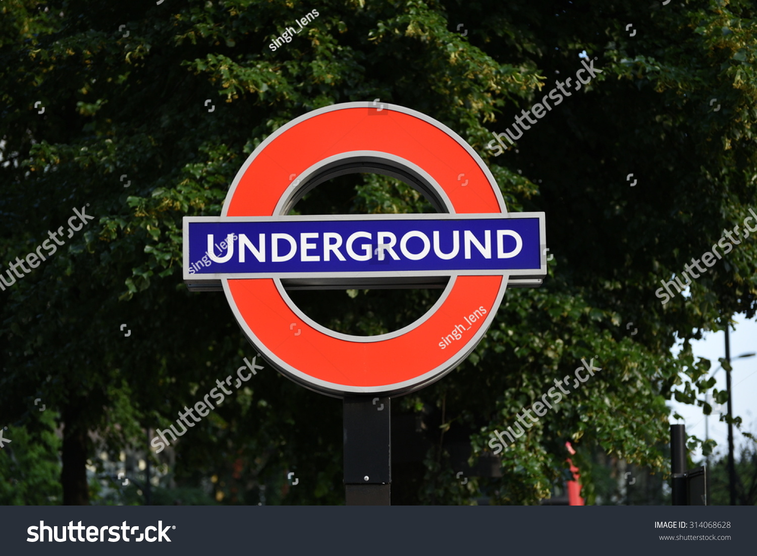 London Underground Station Sign Stock Photo 314068628 - Shutterstock