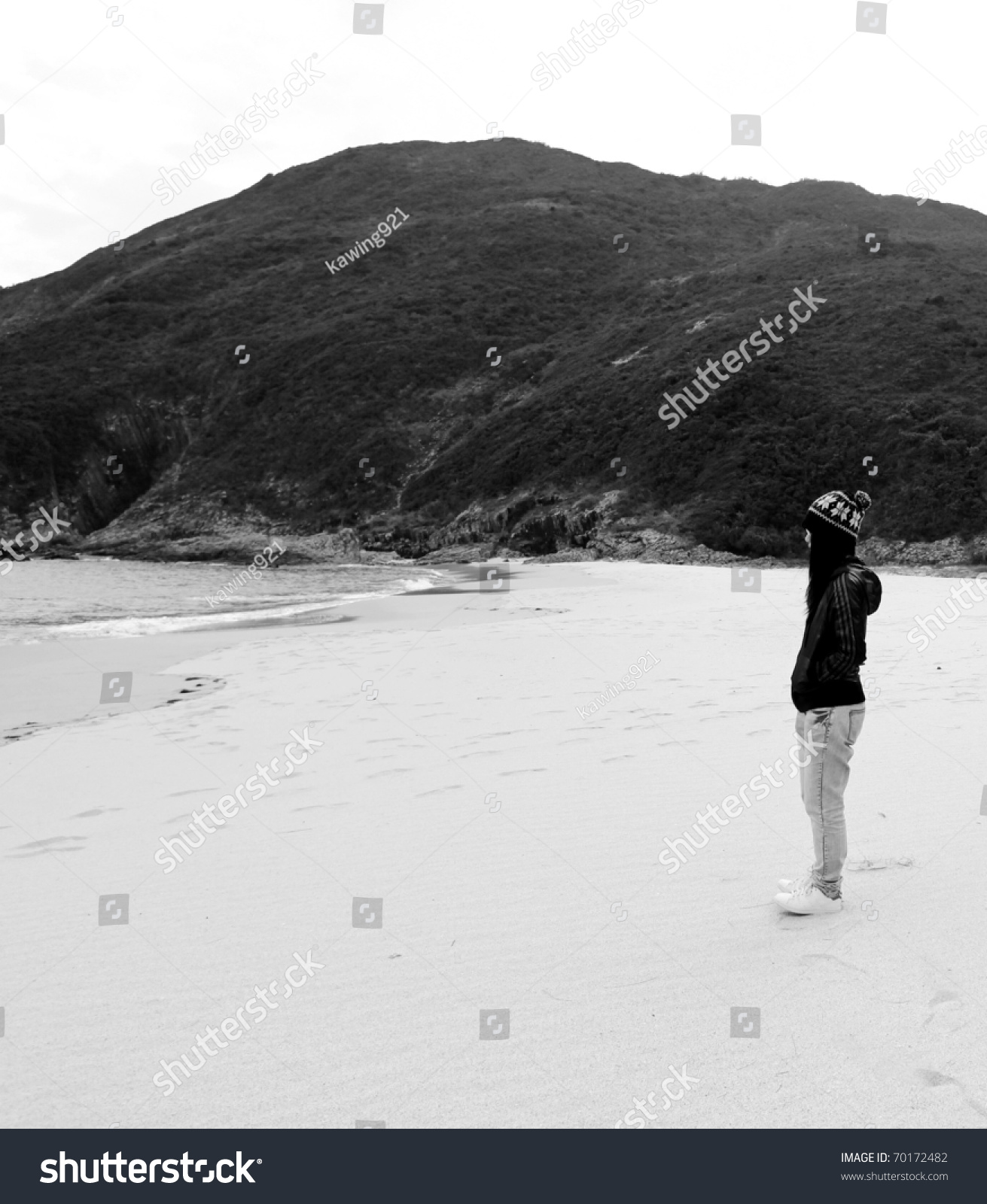 Lonely Girl On The Beach In Black And White Tone Stock Photo 70172482 ...