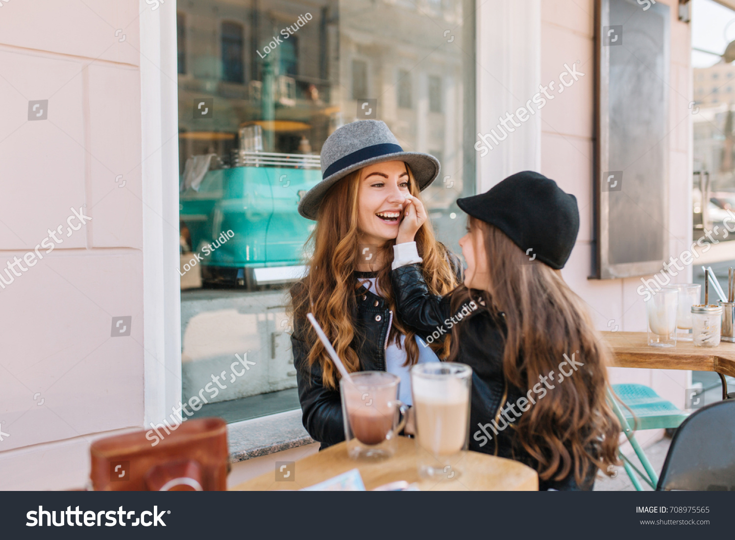 CARESSES AVEC MA CRAVACHE Crazy Public Blowjob