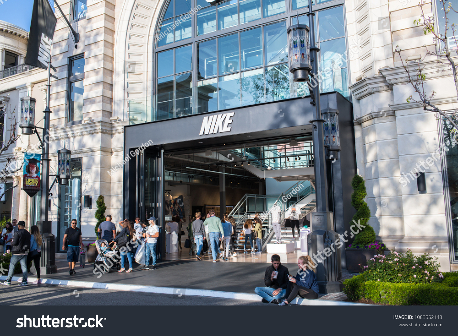 nike store locations los angeles