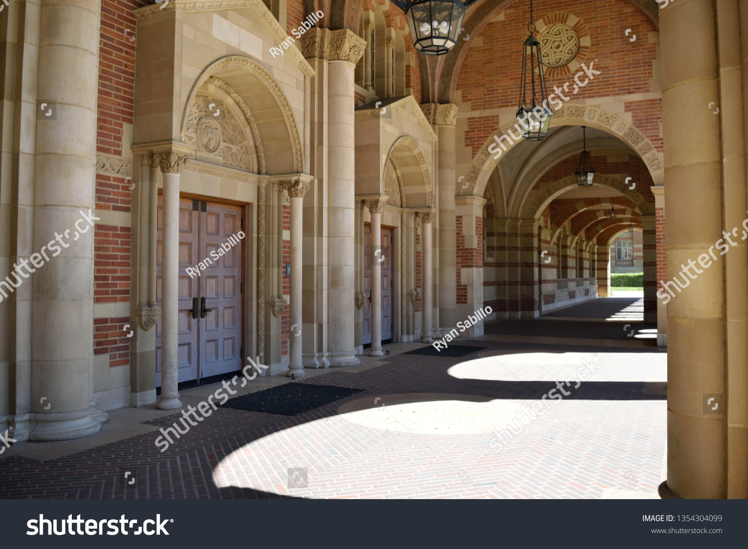 Los Angeles Ca 32019 Entrance Royce Stock Photo 1354304099 | Shutterstock