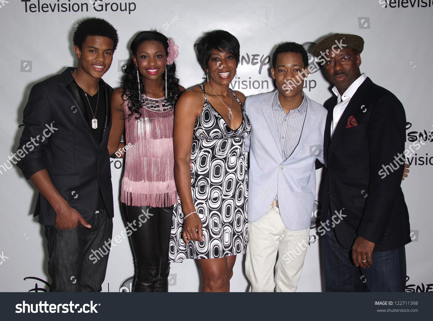 2 Trevor Jackson Coco Jones Dawnn Lewis Tyler Williams 图片、库存照片和矢量图 ...