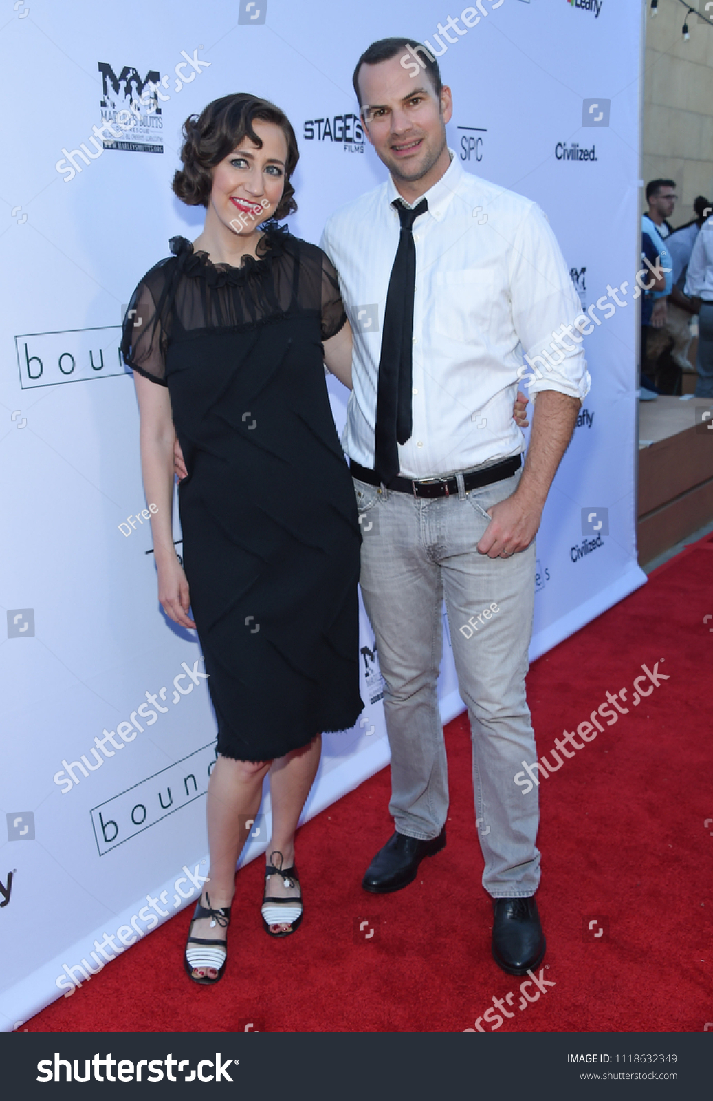 5 Kristen schaal and rich blomquist Images, Stock Photos & Vectors