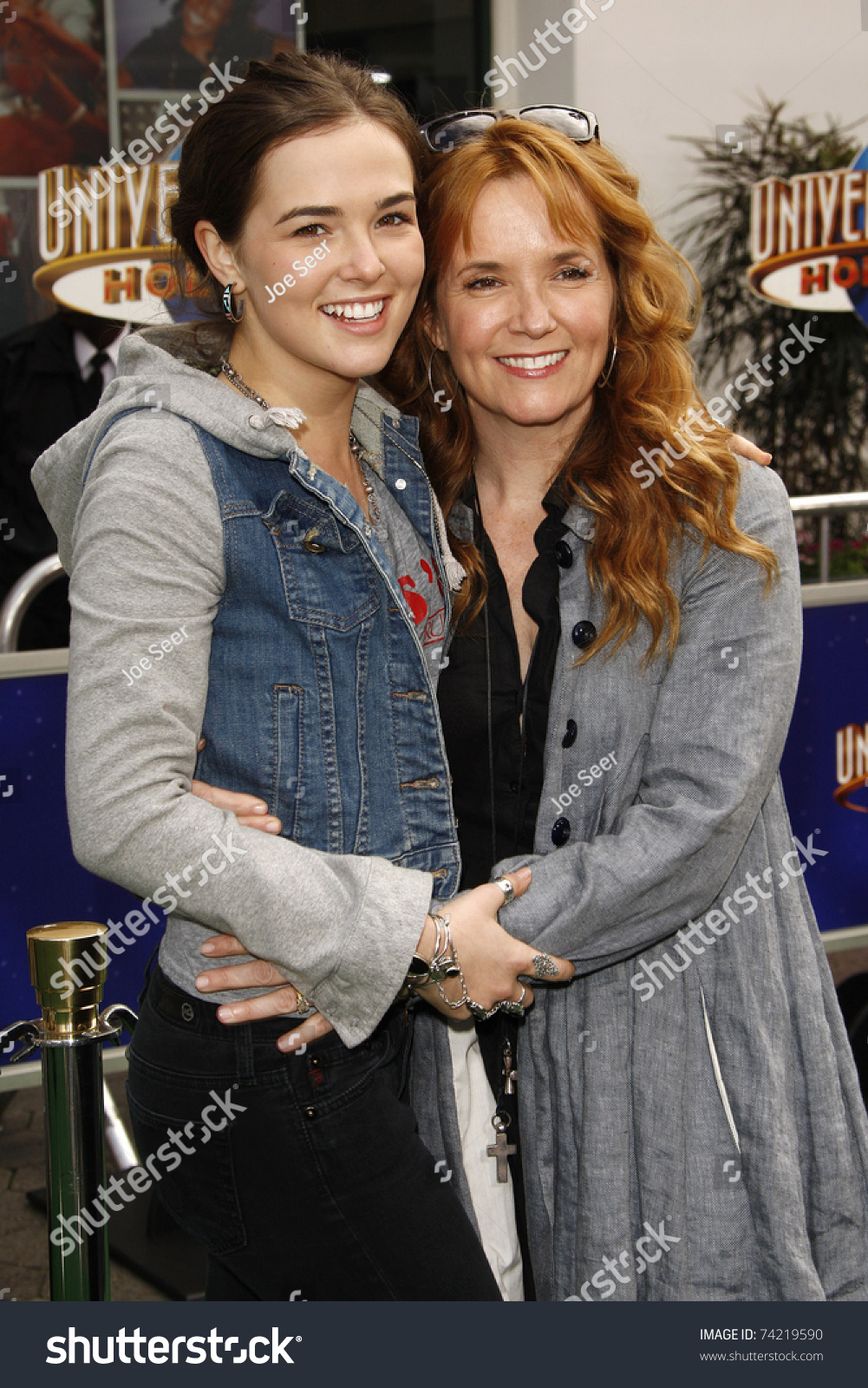 Los Angeles Mar 27 Lea Thompson Stockfoto Jetzt Bearbeiten 74219590 Deutch shared her story on conan which is a sensible place for celebrities to share an anecdote. shutterstock