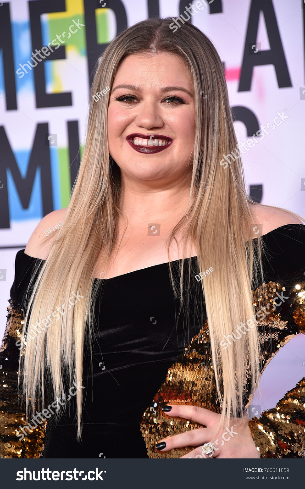 Los Angeles Nov 19 Kelly Clarkson Stock Photo (Edit Now) 760611859