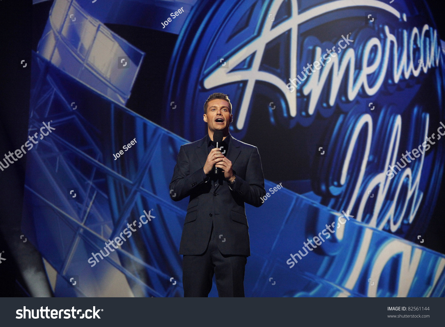 292 'american idol' premiere event Images, Stock Photos & Vectors