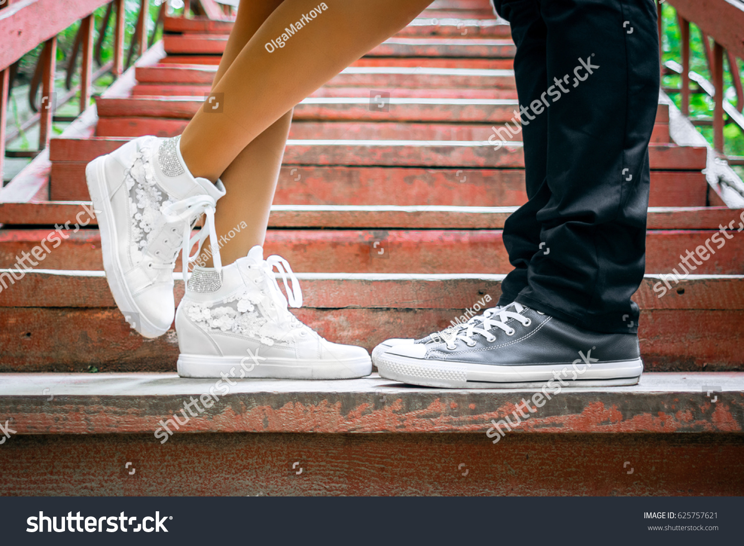 Kiss Legs Bilder Stockfotos Und Vektorgrafiken Shutterstock