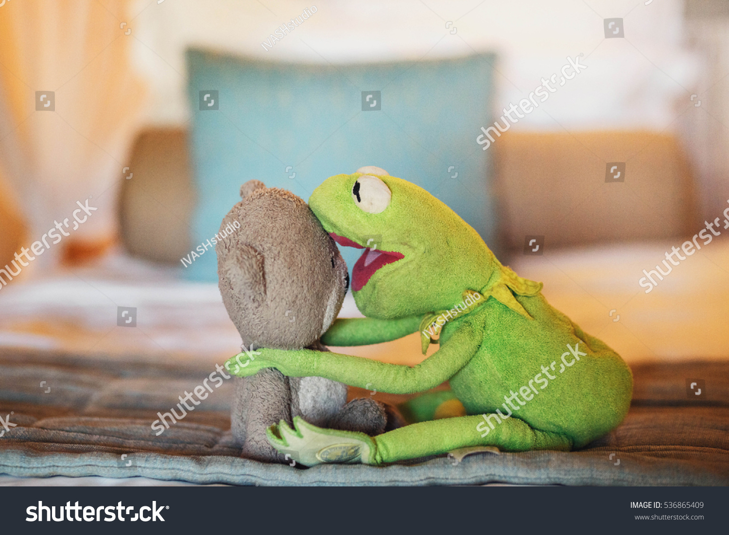 Lovely Soft Green Frog Brown Bear Stock Photo Edit Now 536865409
