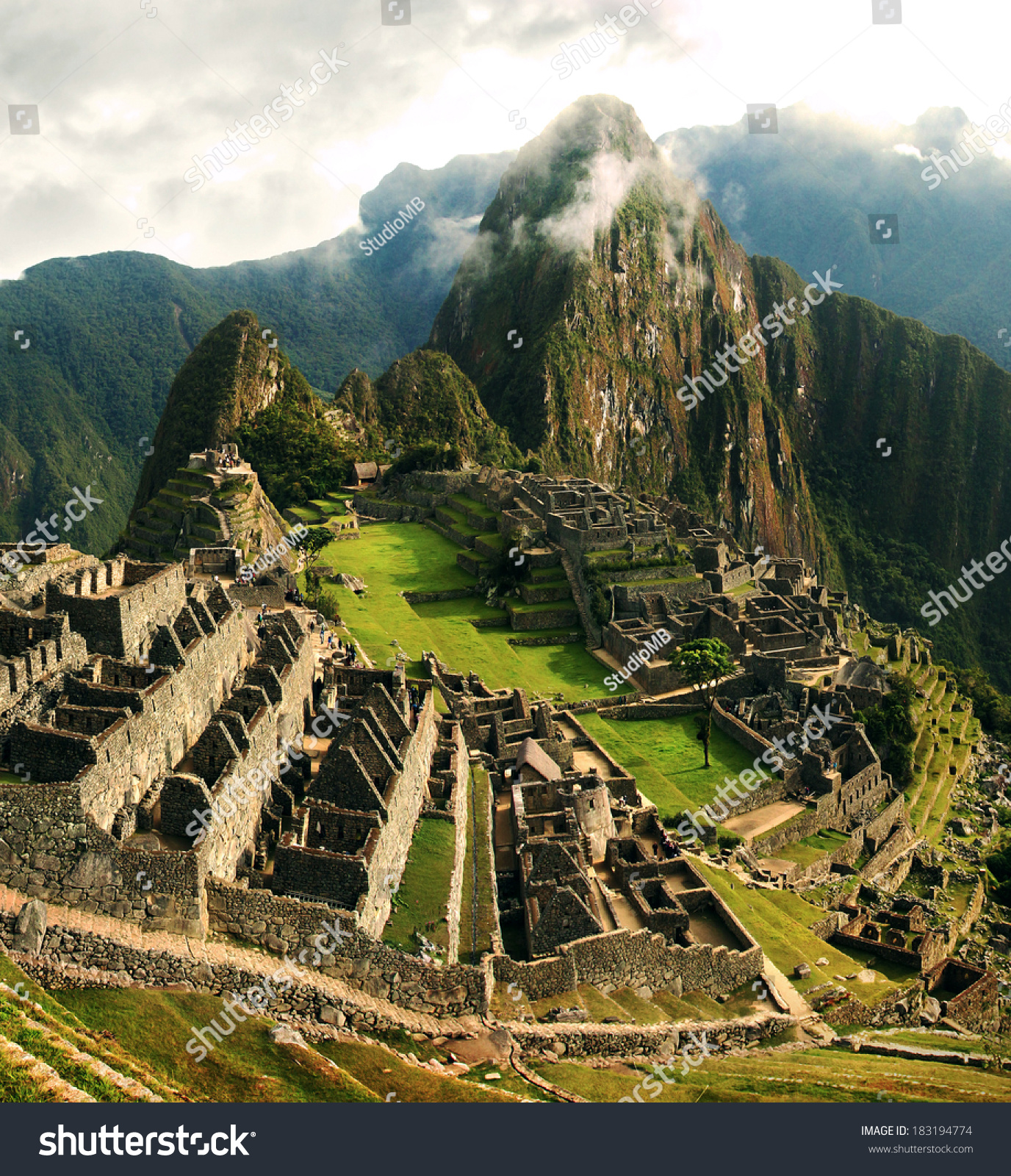 Machu Picchu 15thcentury Inca Site Located Stock Photo 183194774 ...