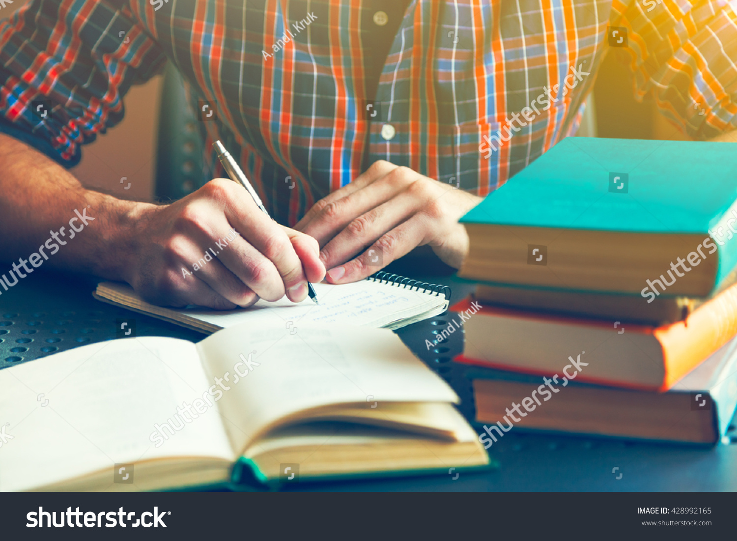 writing-book-images-photos-et-images-vectorielles-de-stock