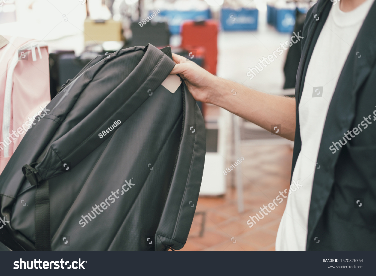 backpack stores in the mall