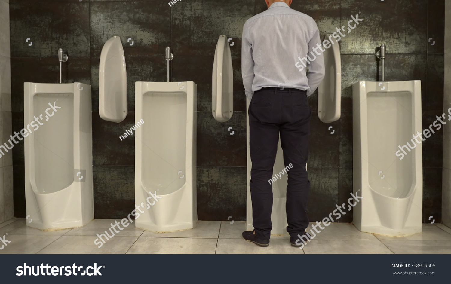 Man Peeing Toilet Bowl Restroom Long库存照片768909508 Shutterstock 