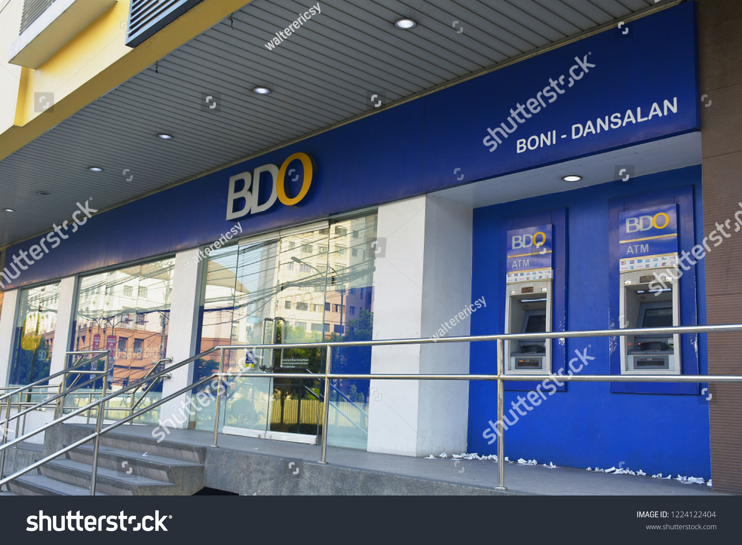 Mandaluyong Ph Nov 6 Bdo Banco Stock Photo Edit Now 1224122404