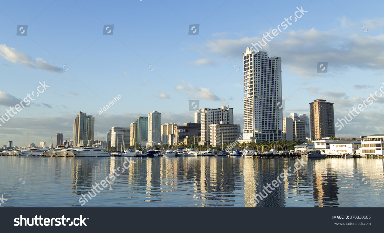 Manila Bay Harbour Square Philippines Stock Photo 370830686 | Shutterstock