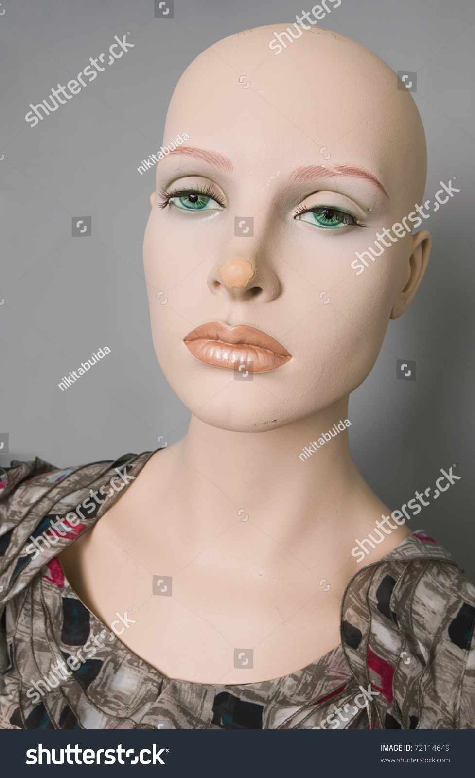 Mannequin (Clothes Dummy) Head With Bright Makeup And Signs Of Heavy ...