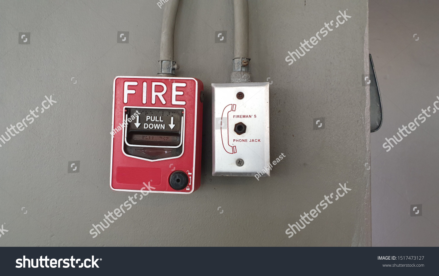 Manual Fire Alarm Manual Pull Station Stock Photo Edit Now 1517473127