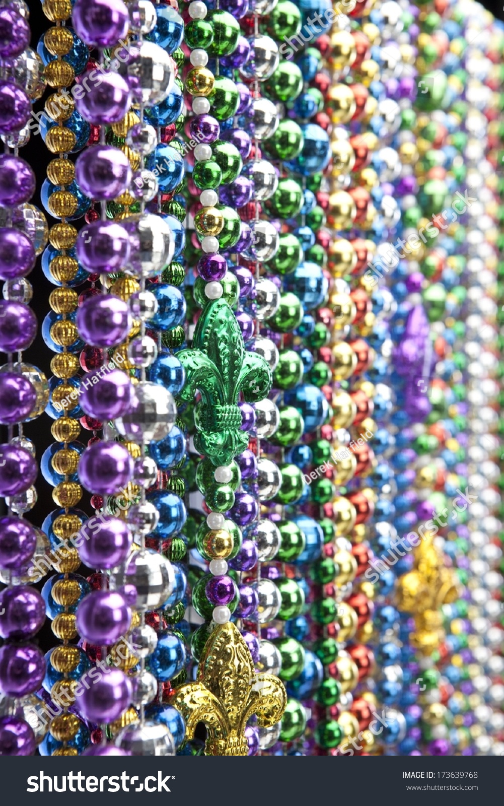 what do beads mean in mardi gras