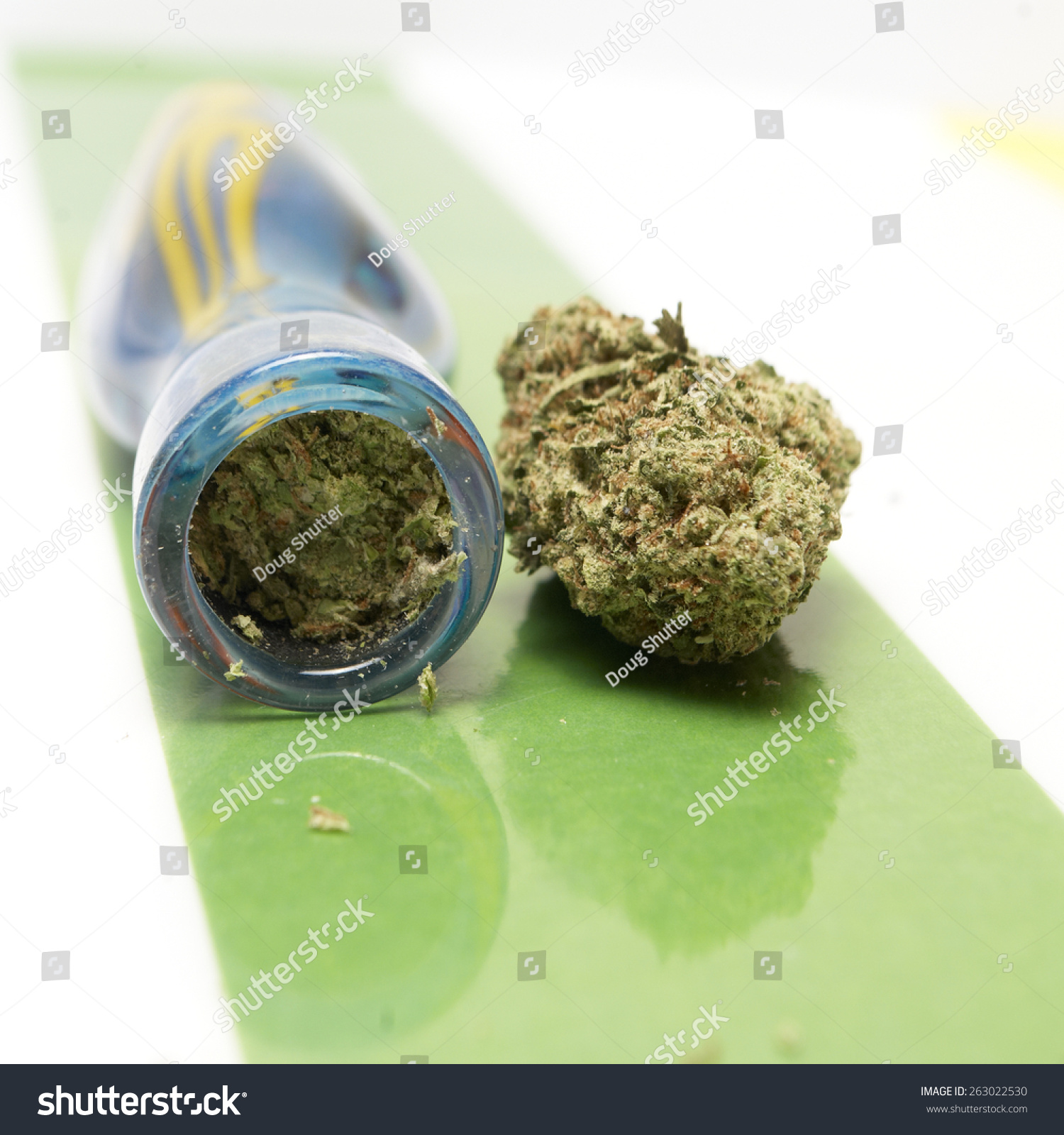 Marijuana Pipe Cannabis Bud Stock Photo 263022530 | Shutterstock