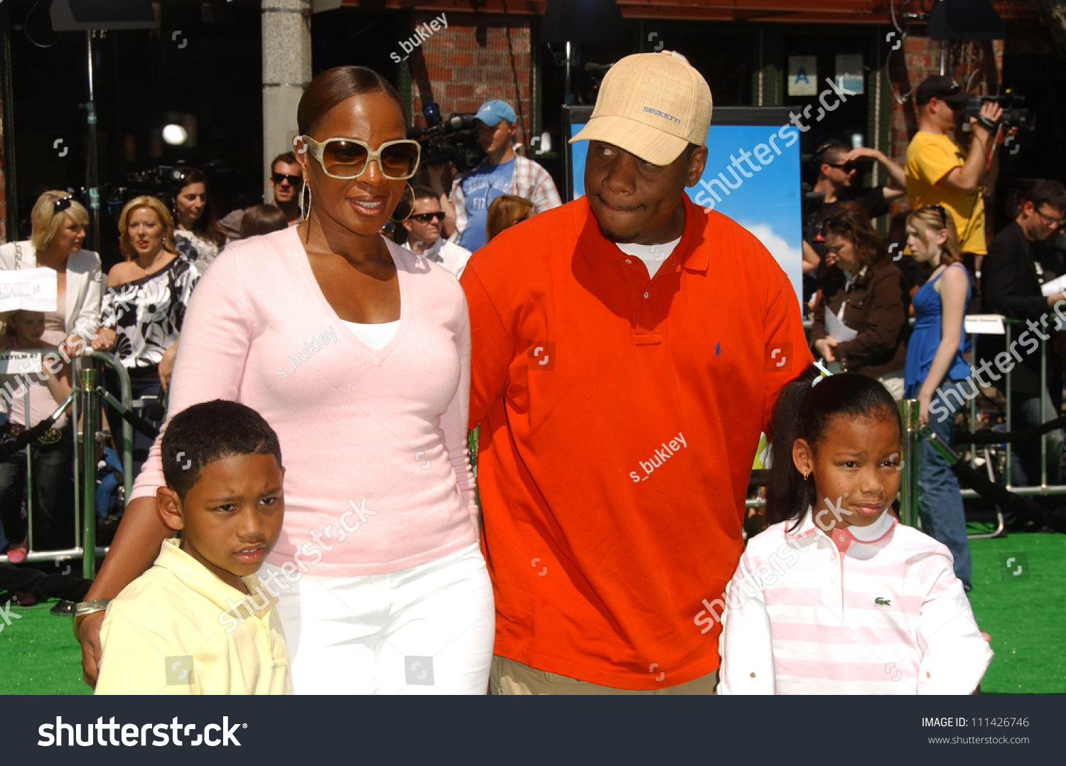 Mary J Blige Kendu Isaacs Family Stock Photo 111426746 - Shutterstock