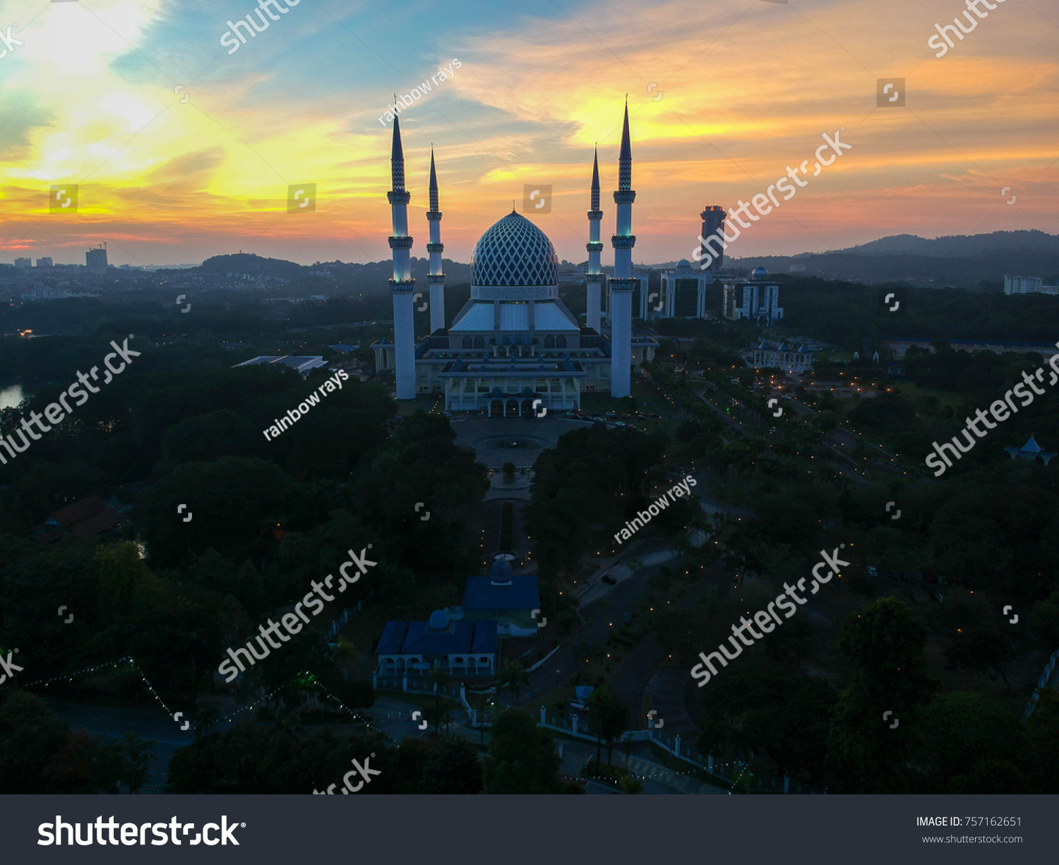 Masjid Sultan Salahuddin Abdul Aziz Shah Stock Photo 757162651 ...