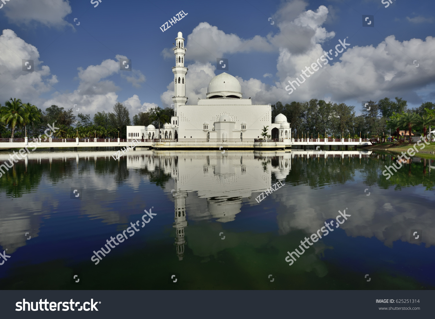 Masjid Tengku Tengah Zaharah Known Floating Stock Photo Edit Now 625251314